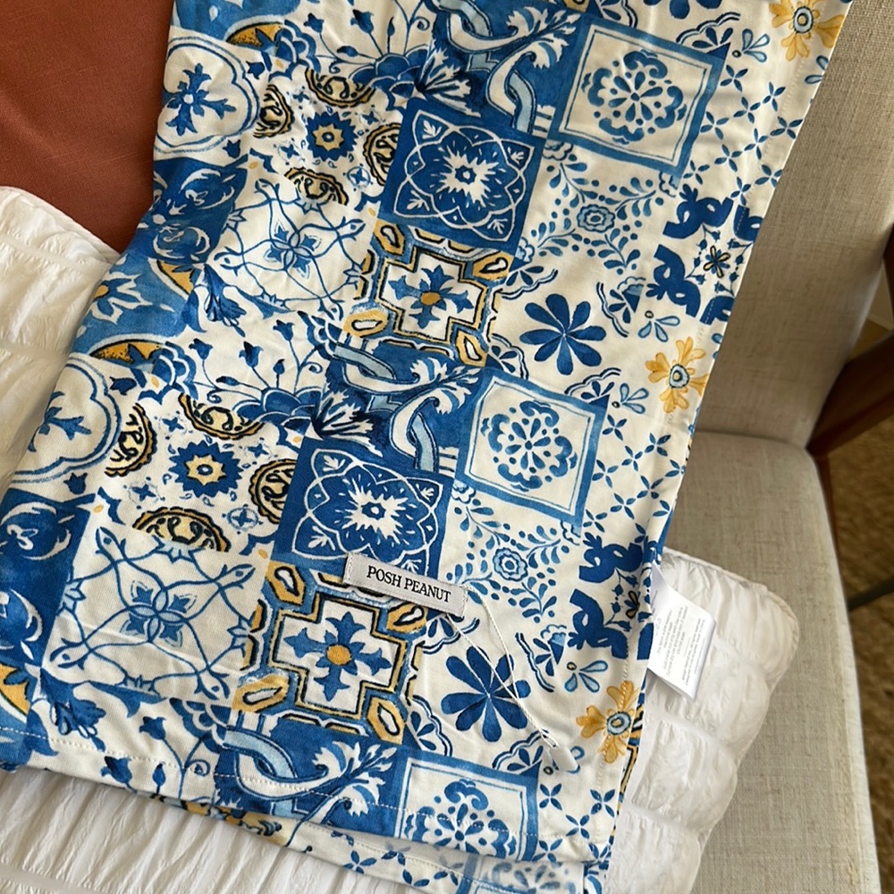 Posh Peanut Swaddle blanket (Paola)